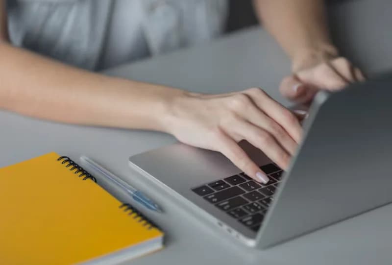 Nekat! Coba Scroll Windows 11 Cuma Pakai Satu Jari di Touchpad, Hasilnya Bikin Merinding!